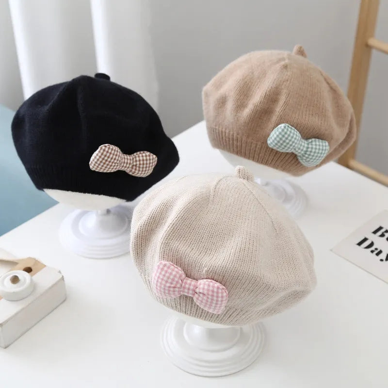 قبعات شتائية بالوان مختلفة